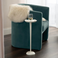 Kate and Laurel pedestal base and aluminum pipe detail, demonstrates sturdy no-tools assembly