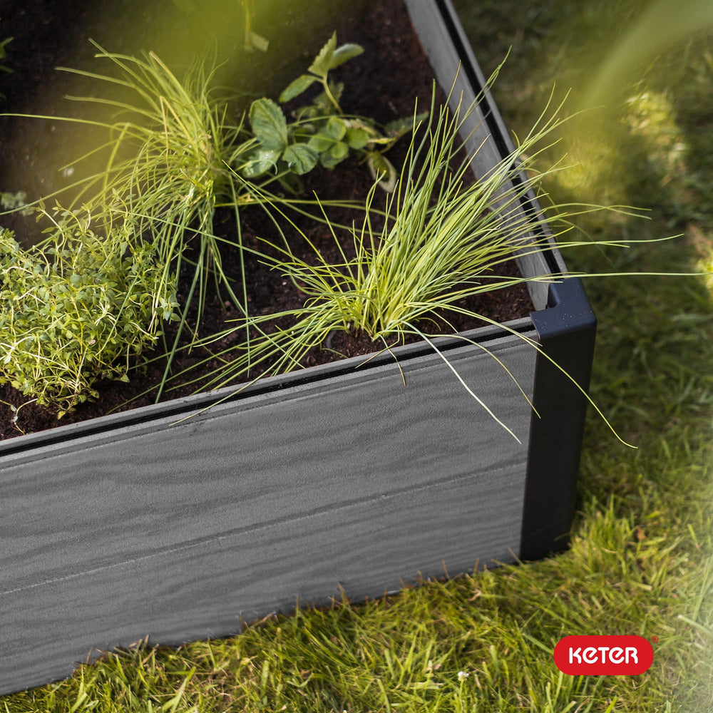Keter texture under sunlight highlighting UV‑stable finish and long‑lasting appearance benefit