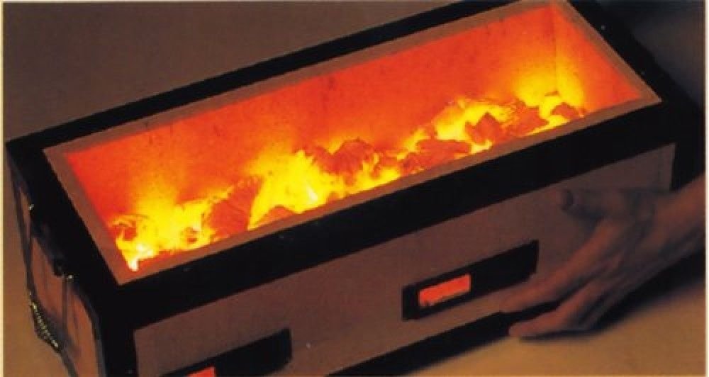 KINKA konro with charcoal lit inside demonstrating steady heat and easier fuel cleanup benefit