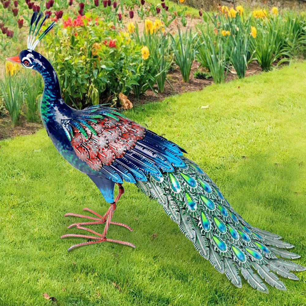 Kircust peacock scale comparison with hand indicating manageable size and portability