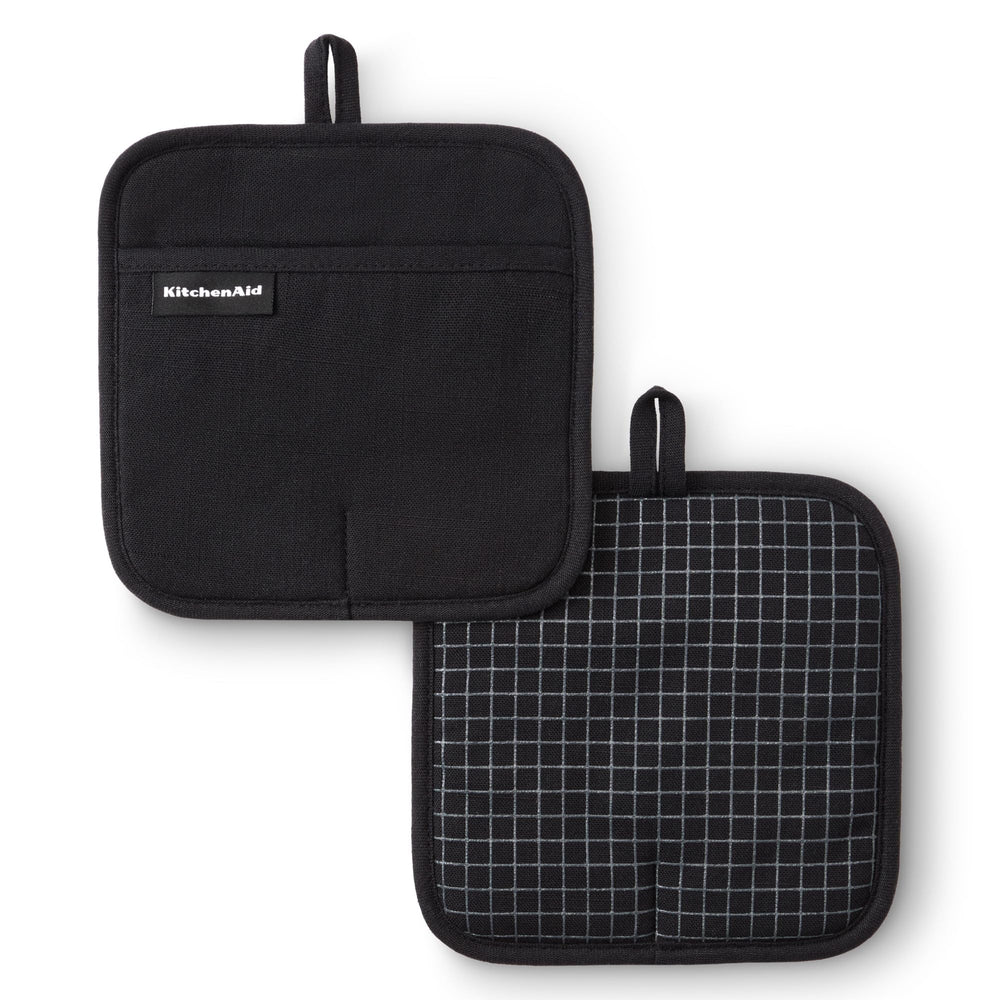 KitchenAid front packaging showing matte black pot holders and benefits