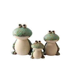 KSZNZB frog family front view showing cute trio and instant garden charm