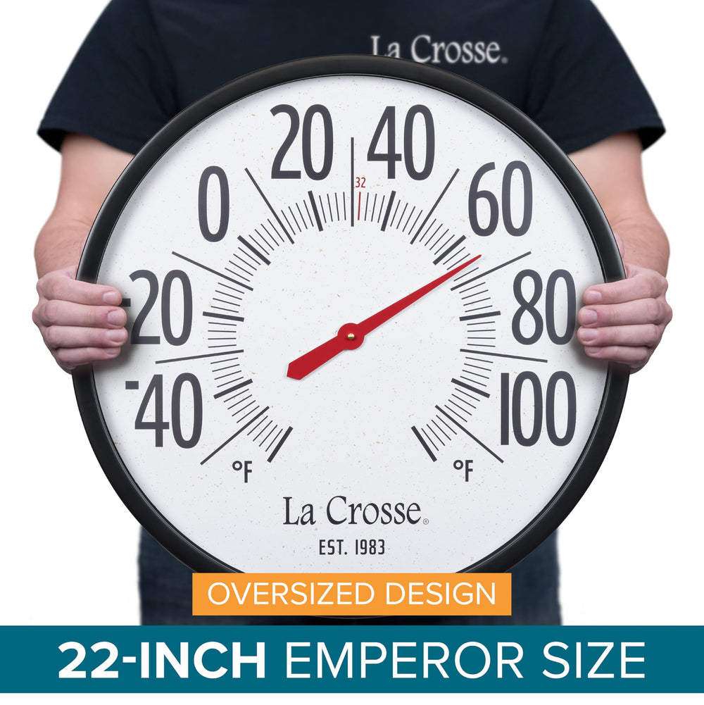 La Crosse Emperor close-up of dial numbers highlighting visibility