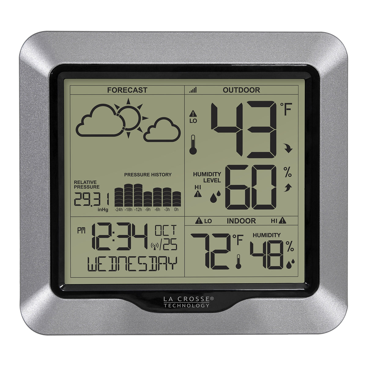La Crosse Technology front display showing forecast icons and pressure trend for fast planning