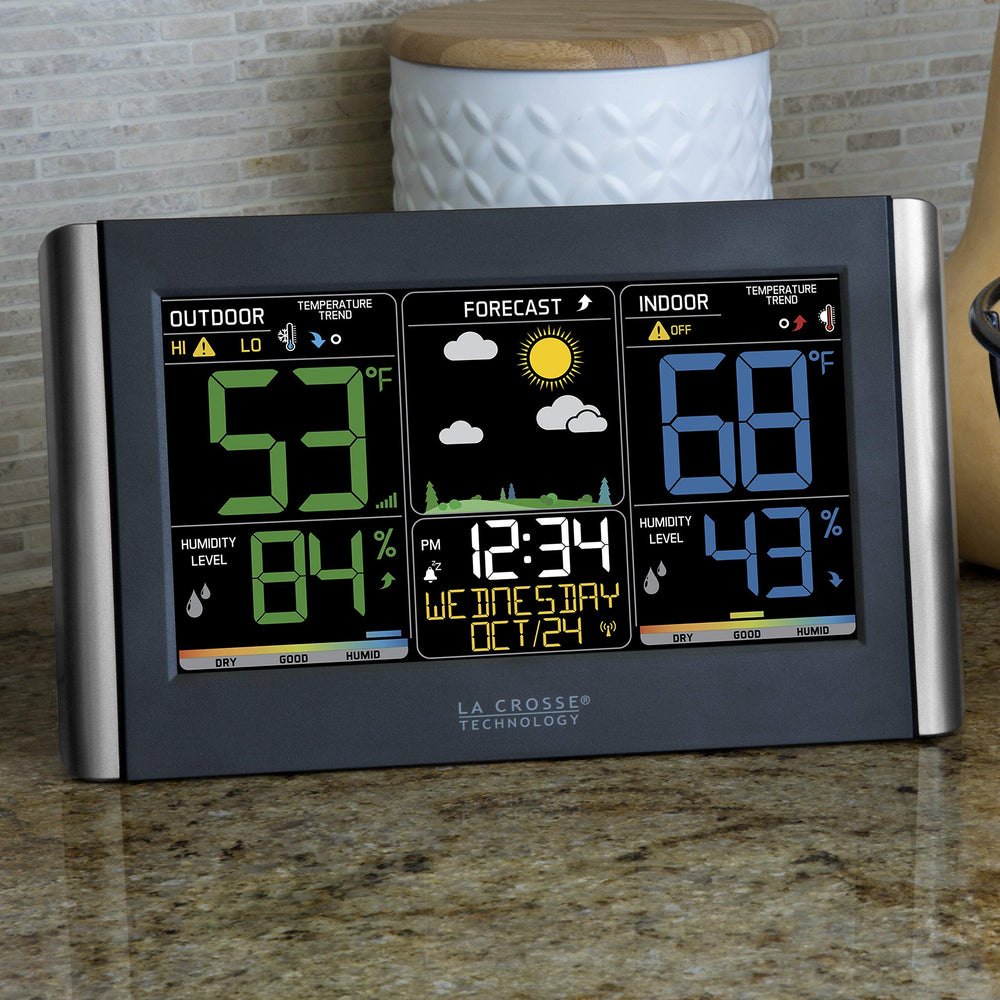 La Crosse Technology close-up of comfort charts and labels helping quick humidity and comfort assessment