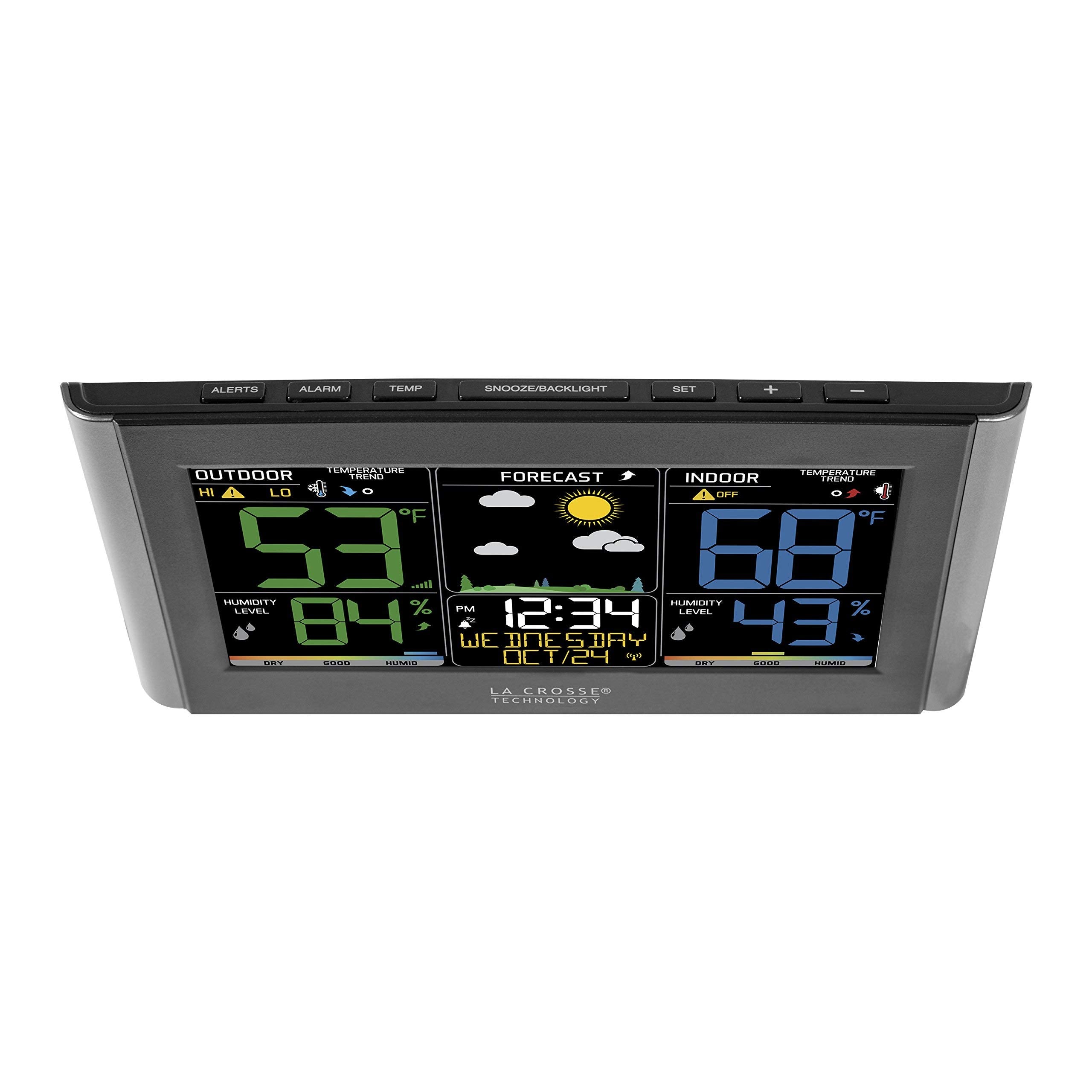 La Crosse Technology color display in low light highlighting adjustable backlight and nighttime visibility