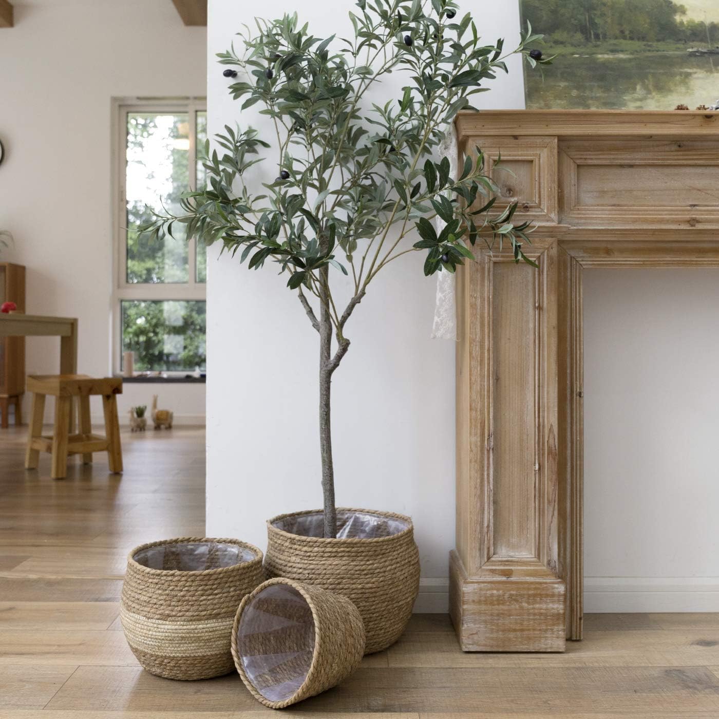 LA JOLIE MUSE front view of three seagrass baskets showing their sizes and style