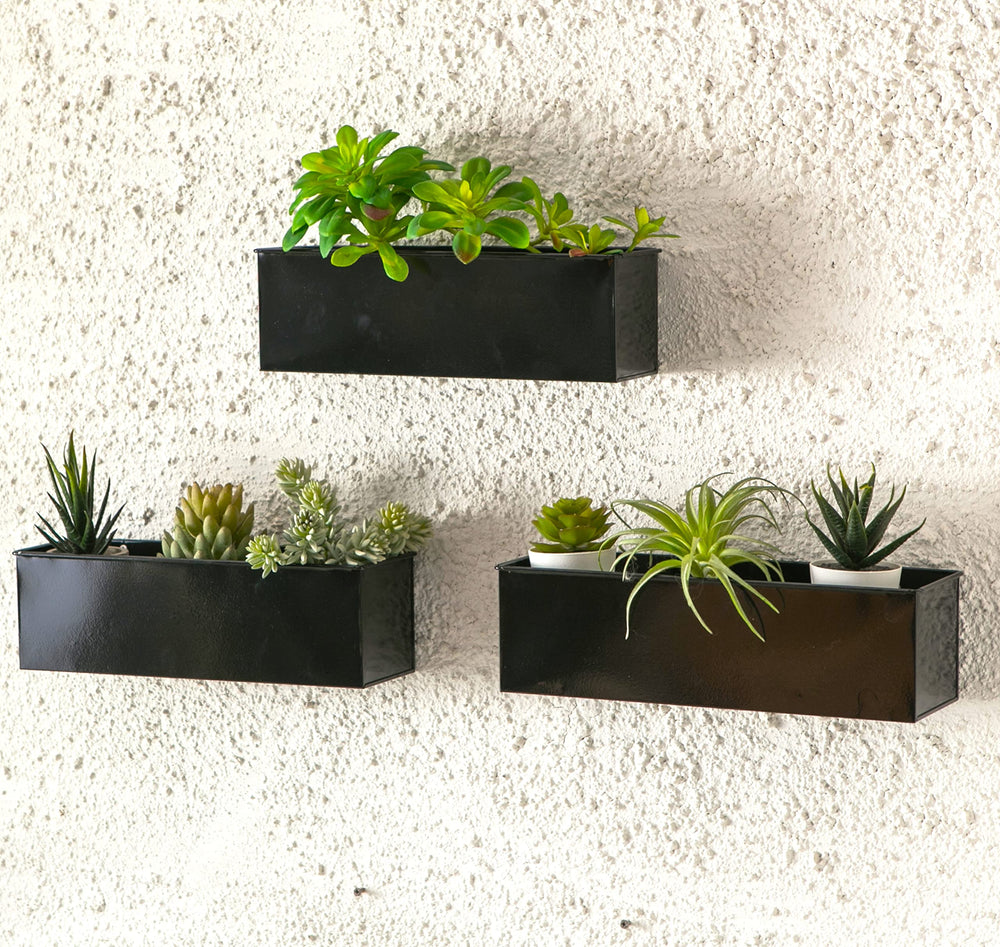 LáLáGreen used as utensil organizer showing multipurpose storage and organized kitchen