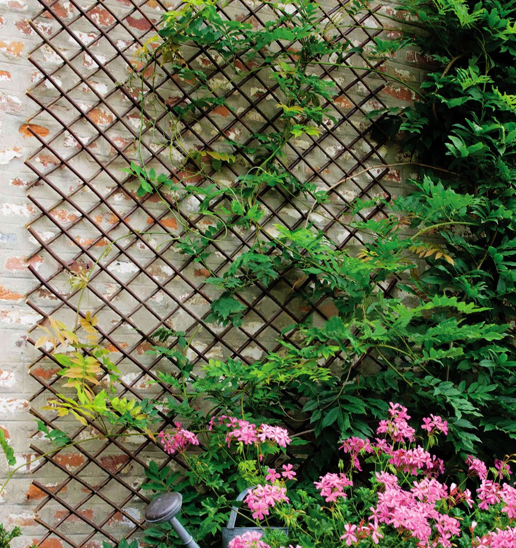 LANDGARDEN folded trellis compact size for easy storage and space-saving benefit
