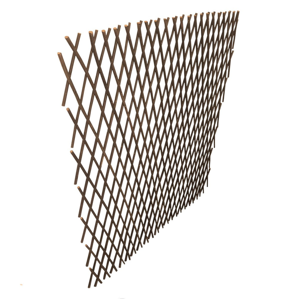 LANDGARDEN fully expanded trellis in garden demonstrating extended coverage benefit