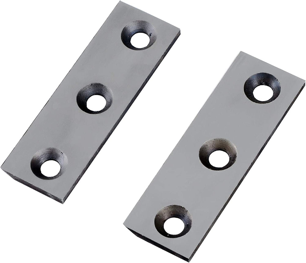 Landworks blade edge close-up showing 40° bevel for lasting sharpness and efficiency