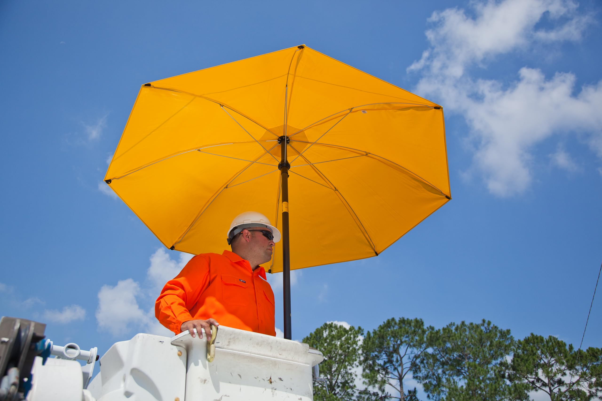 Lapco FR umbrella mounted on tripod setup demonstrating hands-free coverage and stability