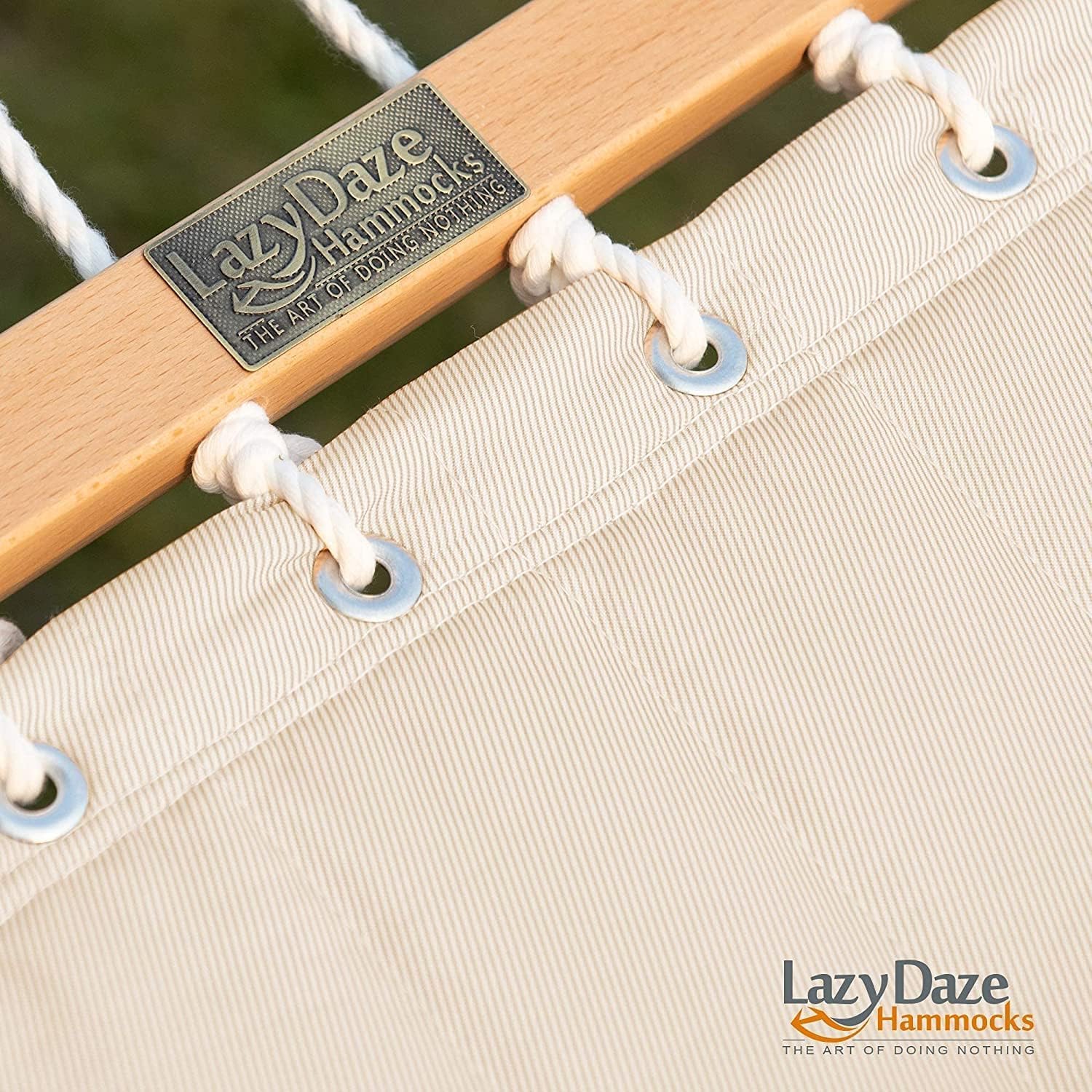 Lazy Daze polyethylene-stuffed head pillow for added neck support