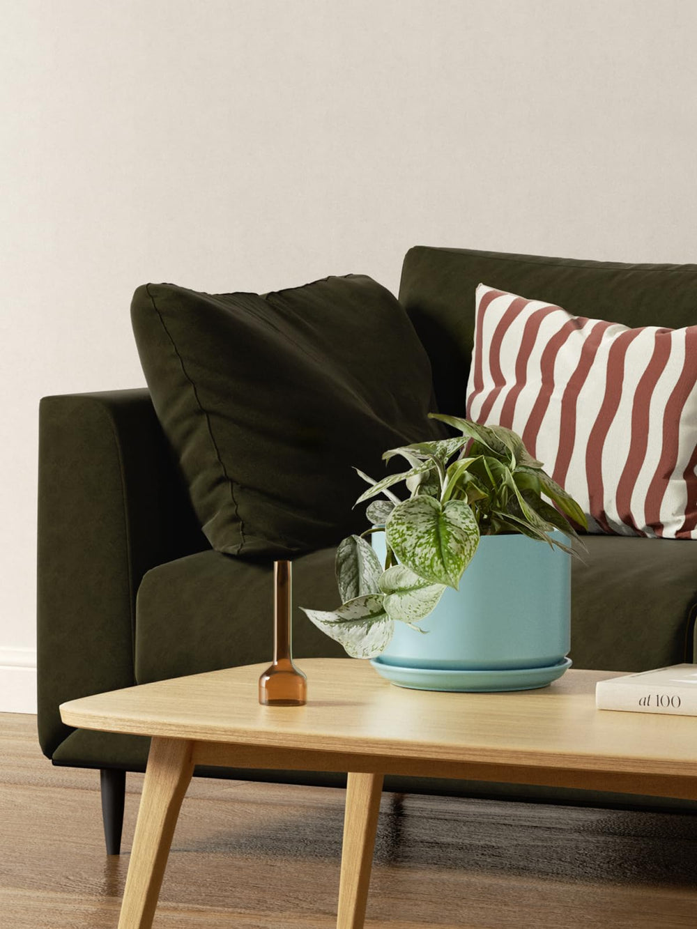 LE TAUCI close glaze texture on aqua pot, highlights durable finish