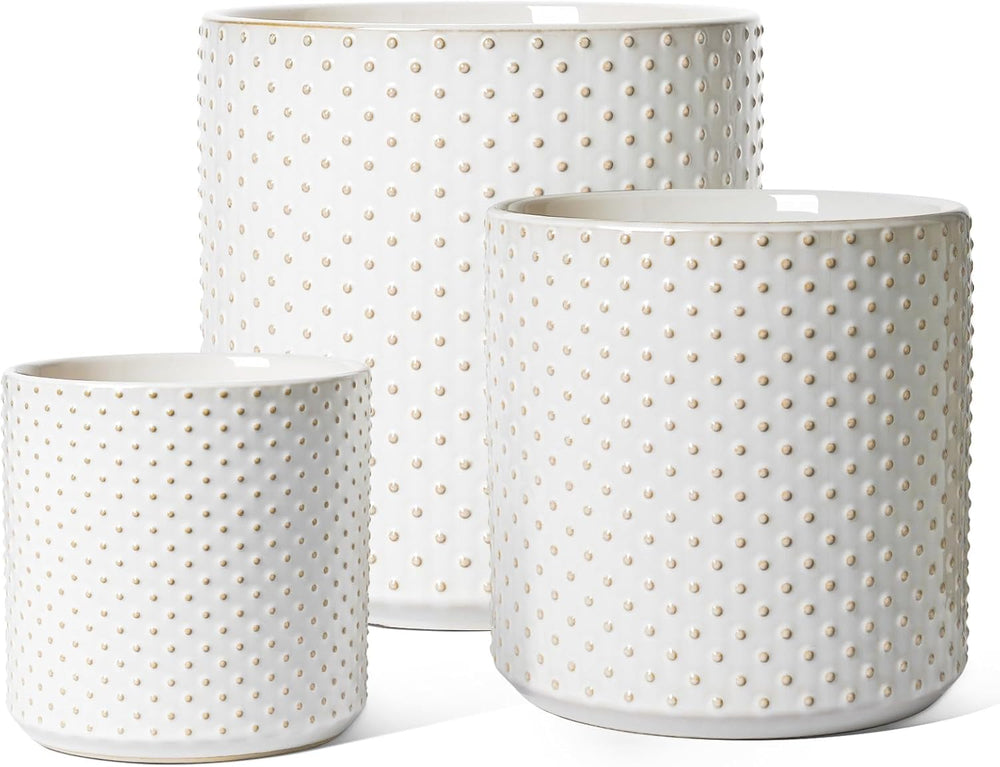 LE TAUCI front view of three glossy arctic-white pots showing style and cohesion