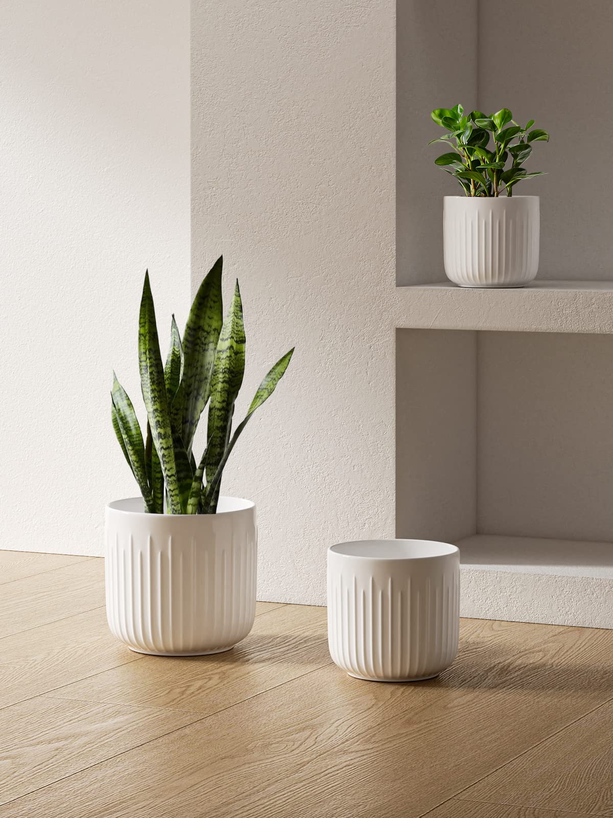 LE TAUCI unglazed interior texture detail improving root airflow and soil drainage