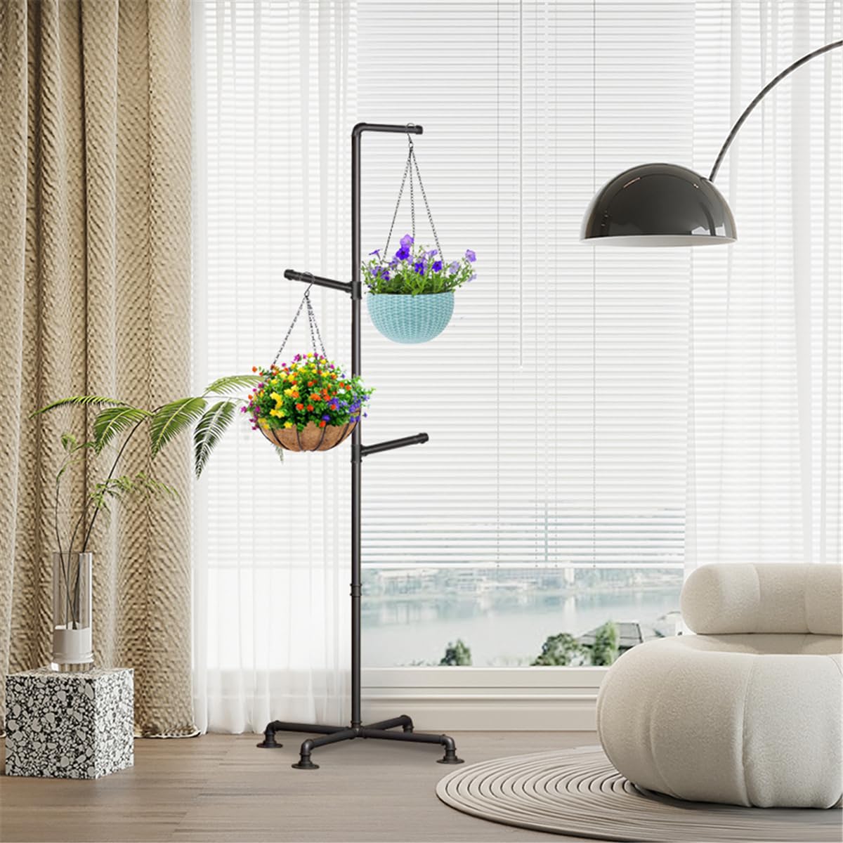 Lengfkus plant hanger in living room displaying hanging pots and saving floor space benefit