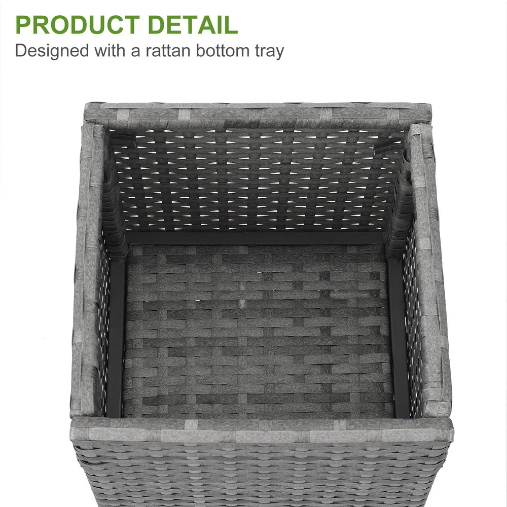 LEWIS&WAYNE planters styled on a patio demonstrating elevated plant display benefit