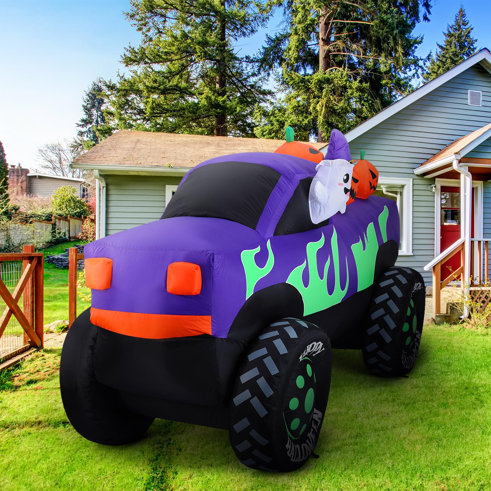 Leyndo inflatable set on lawn creating festive Halloween scene