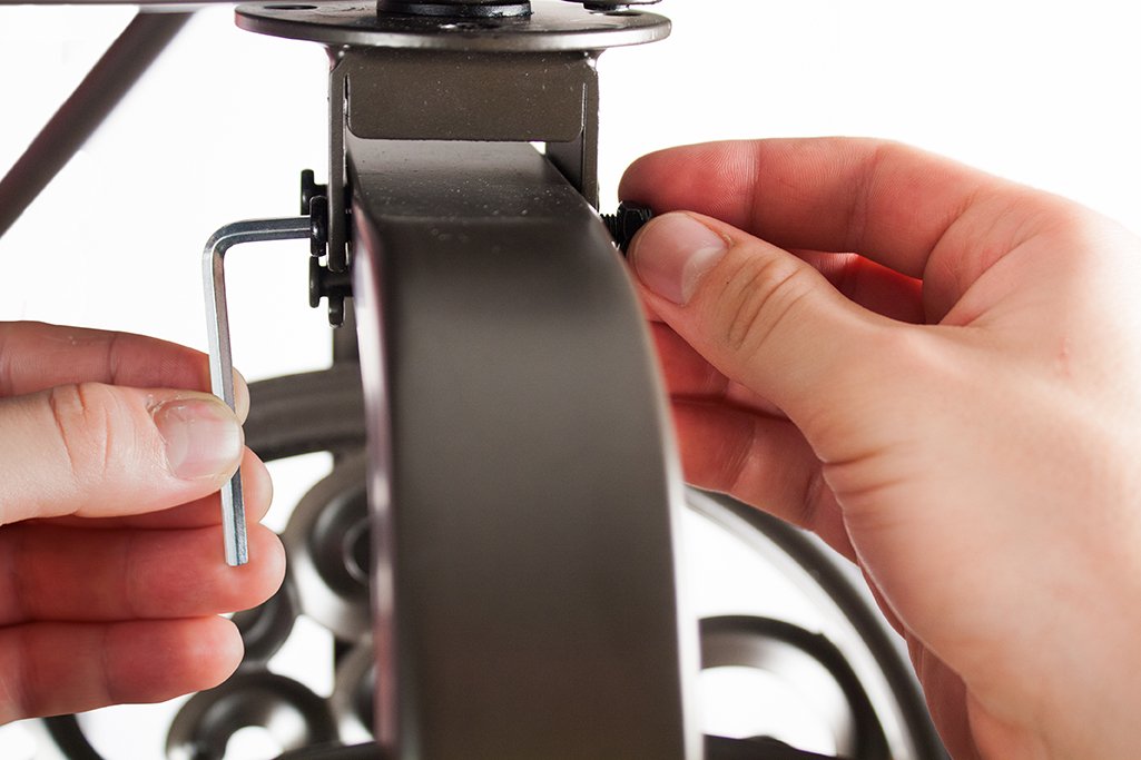 Liberty Garden reel loaded with hose demonstrating 125-foot capacity and scale