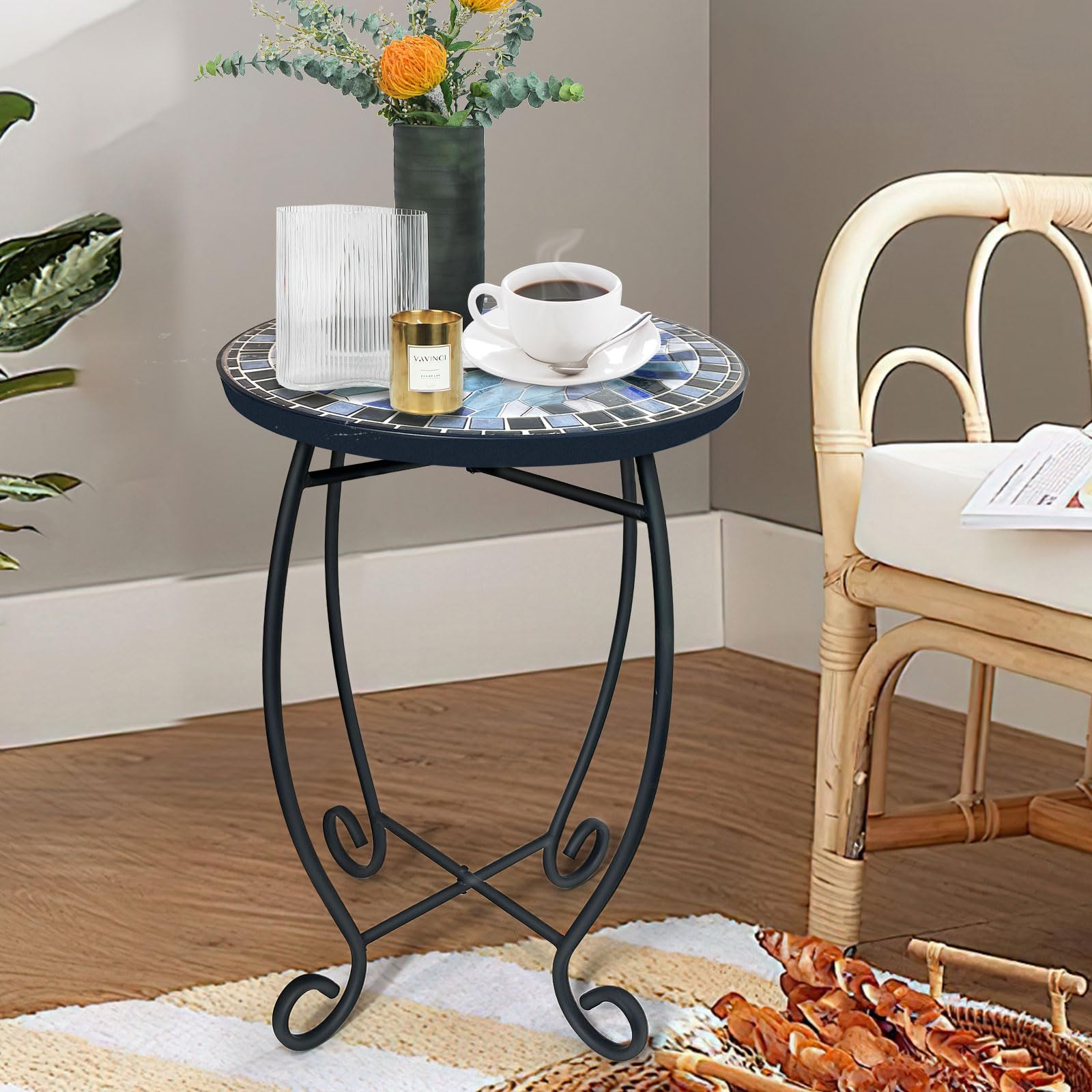 LIFFY table scale with hand and book showing size and easy portability