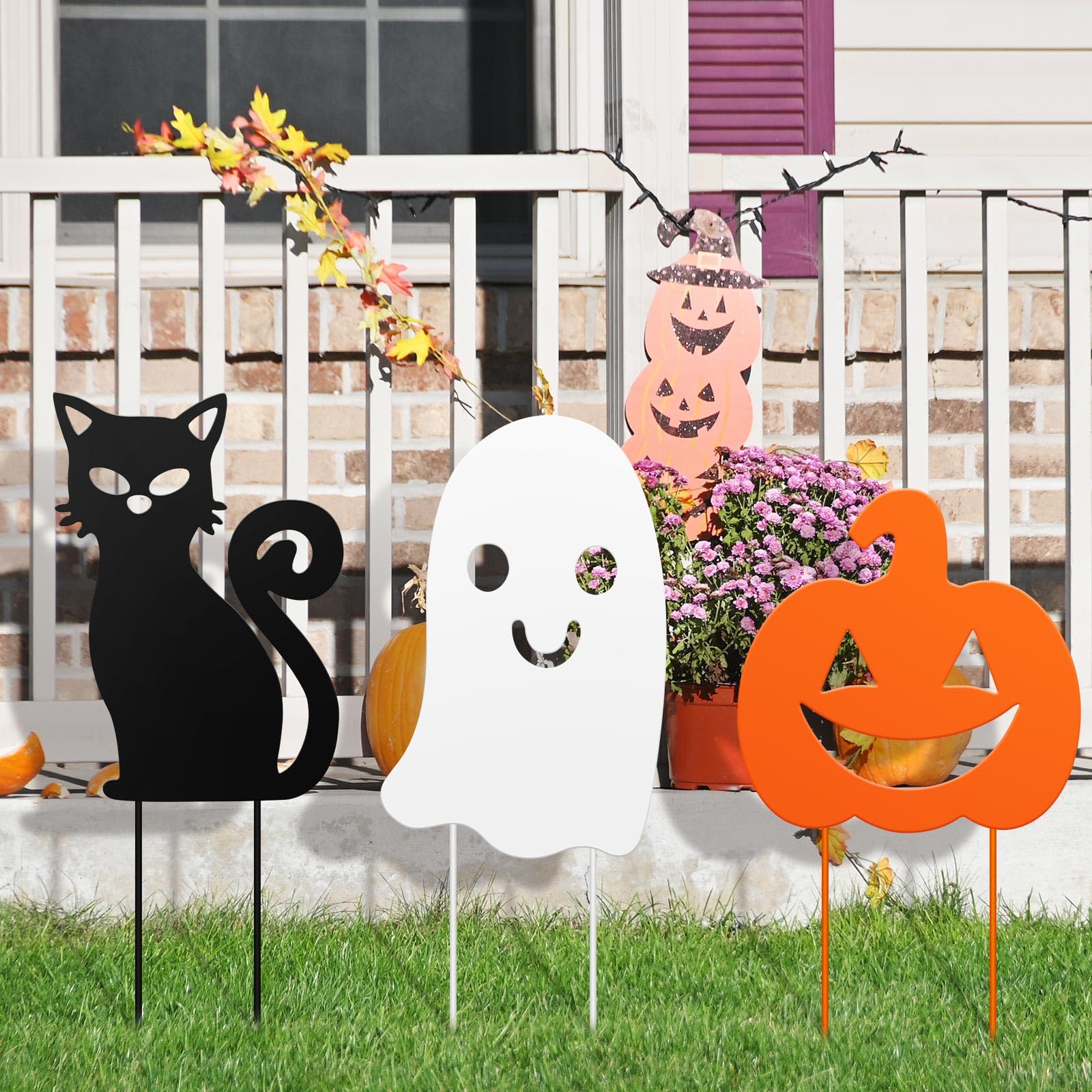 Lingvee pumpkin stake detail emphasizing color and weather-resistant metal paint