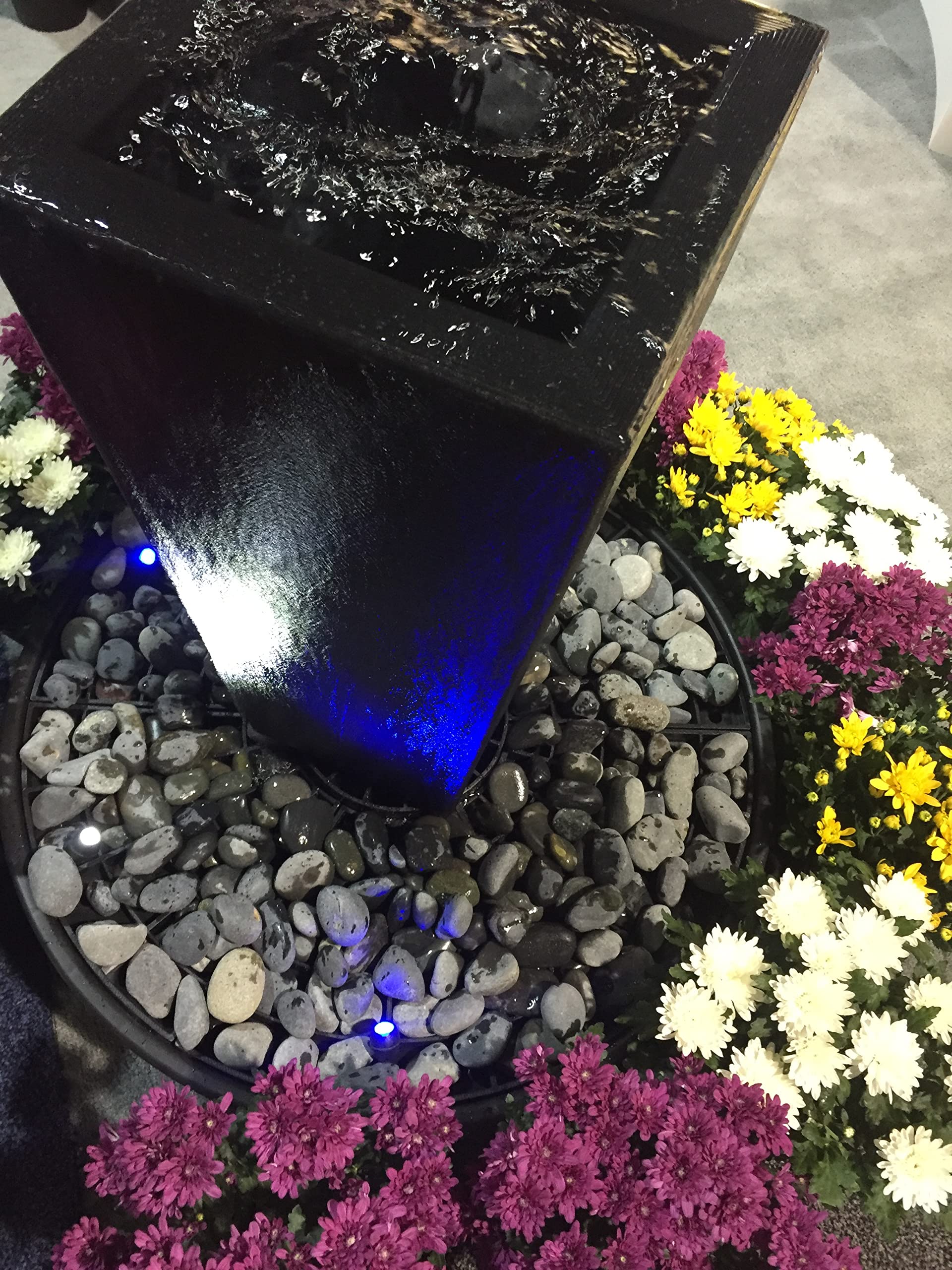 Little Giant resin texture detail highlighting durable construction