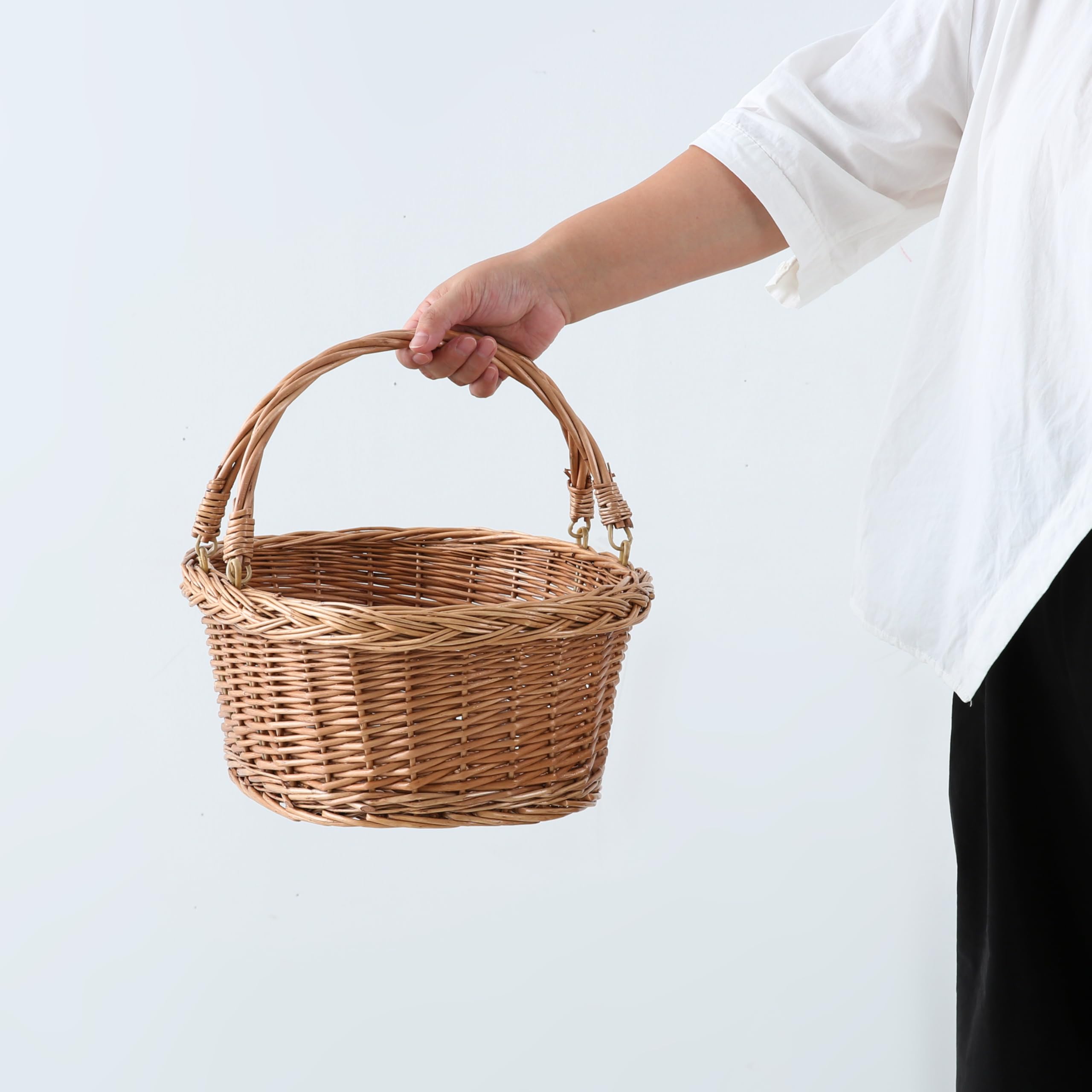 Longero detailed wicker weave texture showcasing handwoven quality and charm
