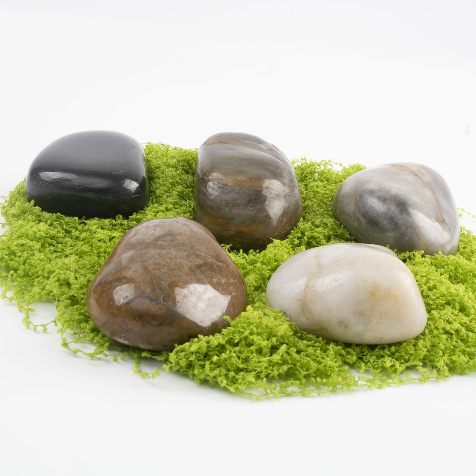 LOOIOOJ stones installed on garden pathway providing low-maintenance coverage