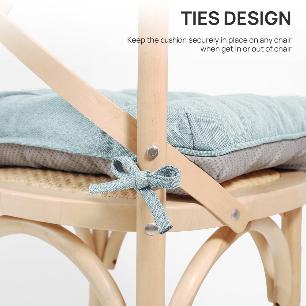 Love's cabin non-slip bottom detail demonstrating stability on hard floors