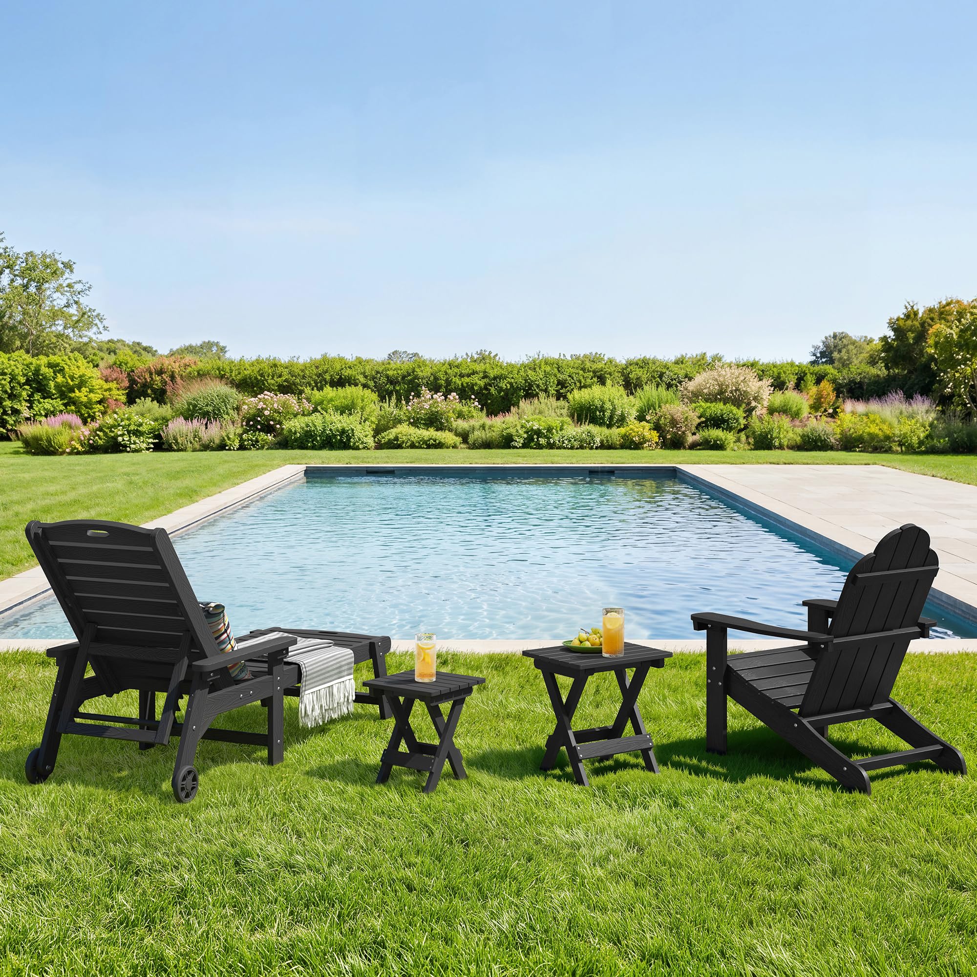 LUE BONA table in a patio scene used for drinks and snacks to enhance outdoor entertaining