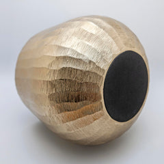 Luene side profile showing rounded shape and sturdy metal construction benefit