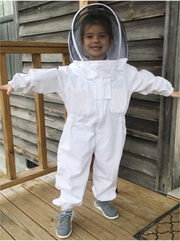 Luwint zipper and detachable veil mechanism enabling easy removal