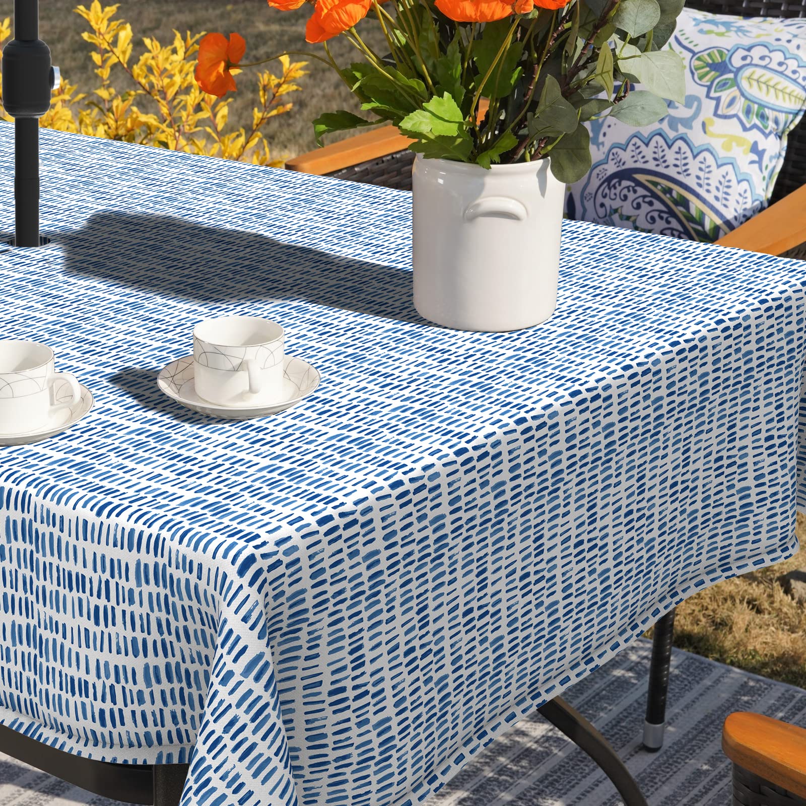 LVTXIII size comparison on 6–8 seat table shows fit and overhang benefit: proper coverage guidance