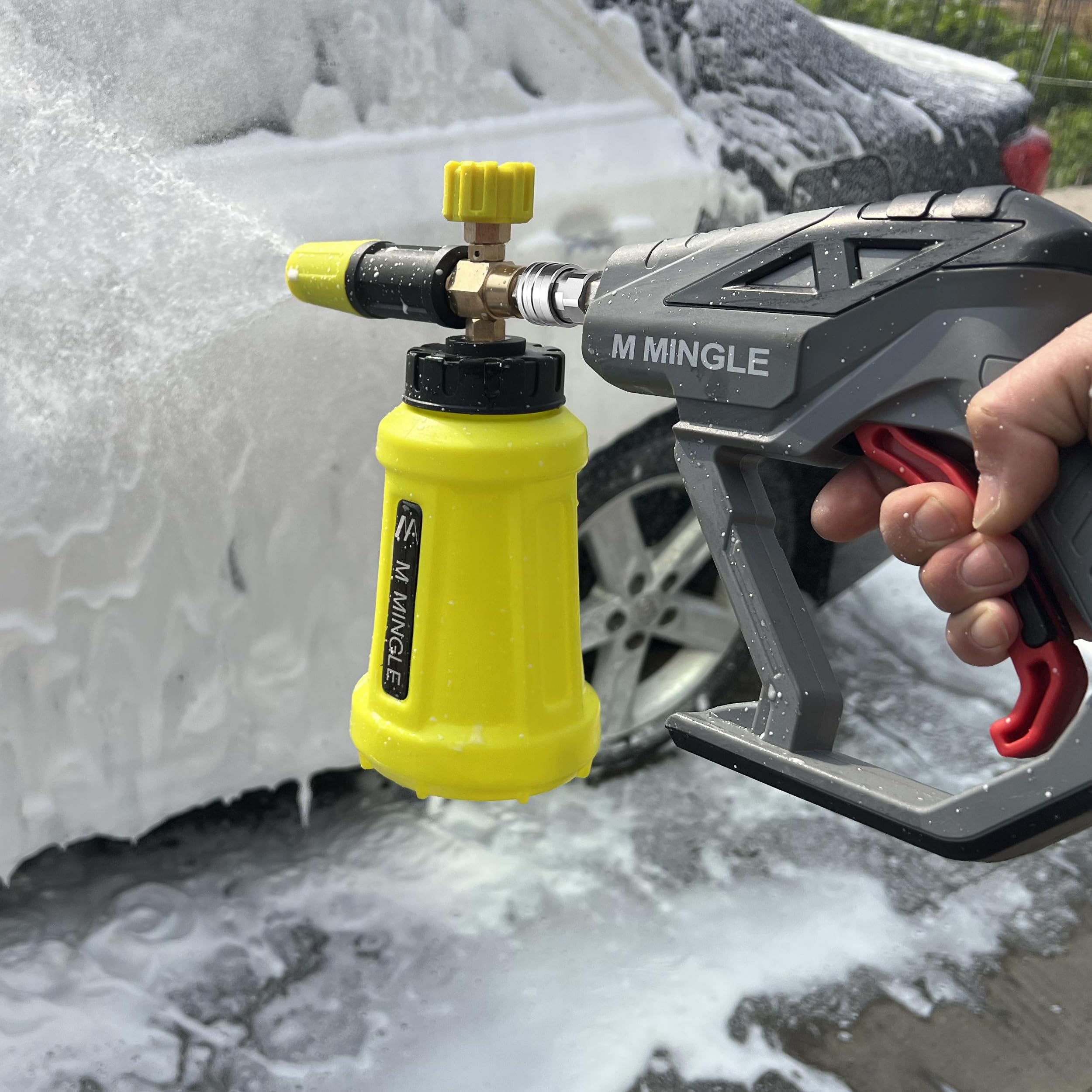 M MINGLE spray pattern comparison showing column and fan options for precision