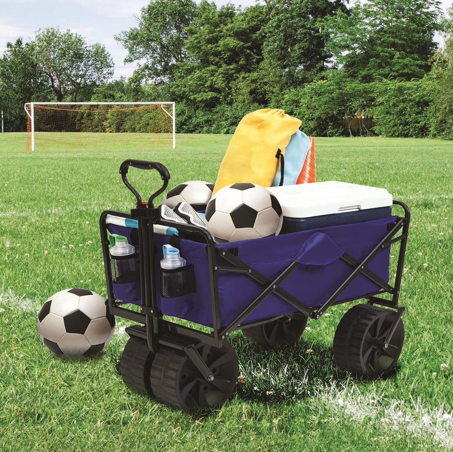 MacSports close-up of 600D fabric and Beachcomber Macwagon logo for durable protection