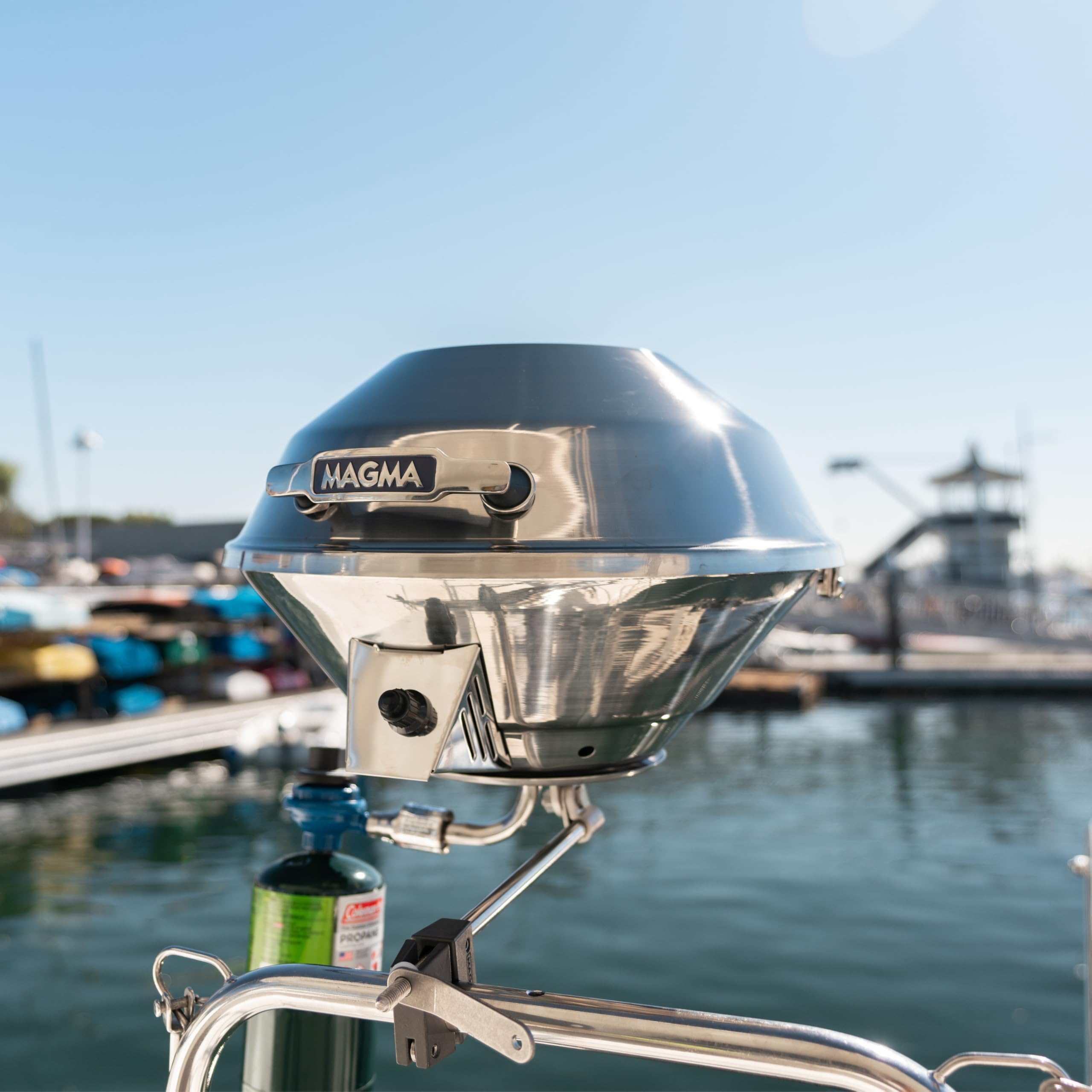 Magma Kettle3 electronic ignition detail with AAA battery compartment for easy starts benefit hassle-free lighting