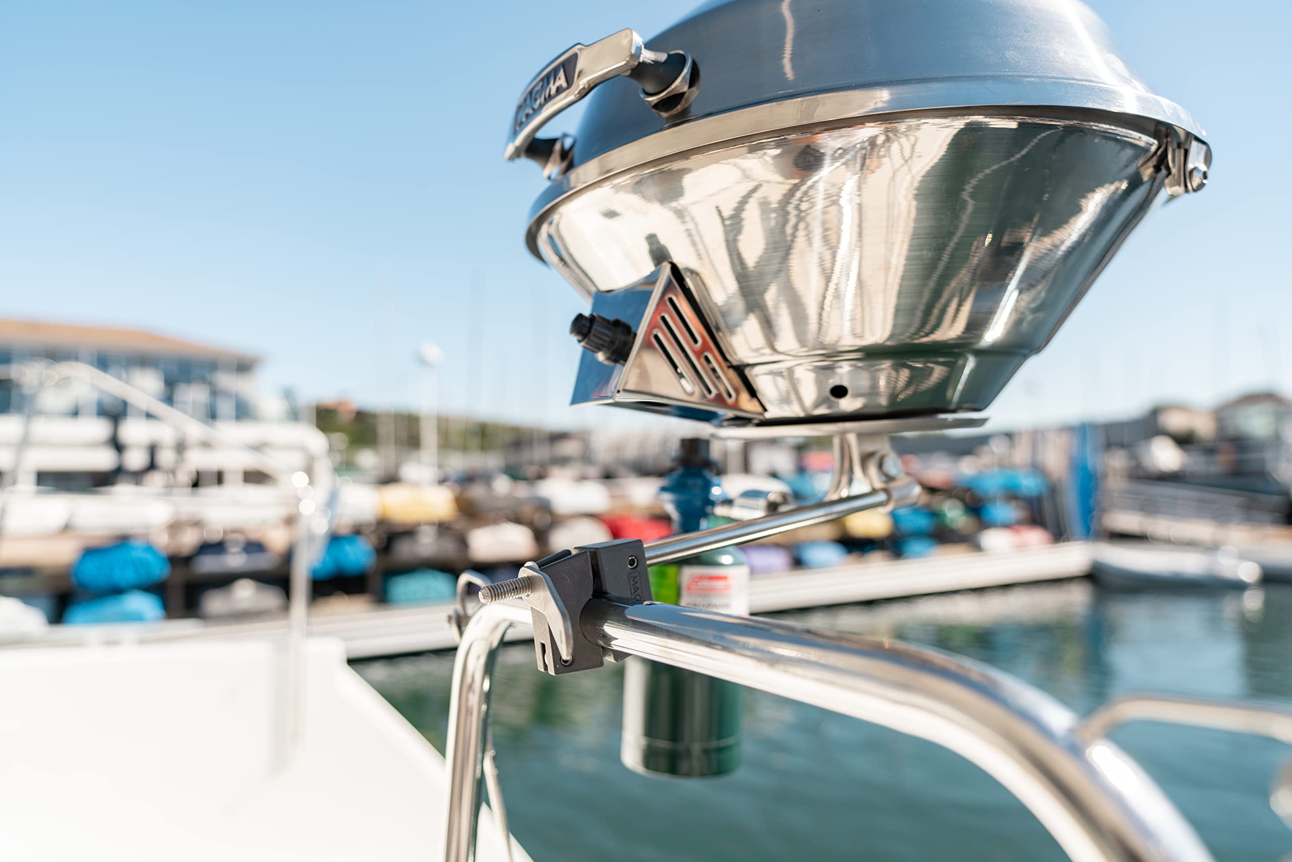MAGMA bracket with Magma Kettle mounted by a dock illustrating stable cooking benefit