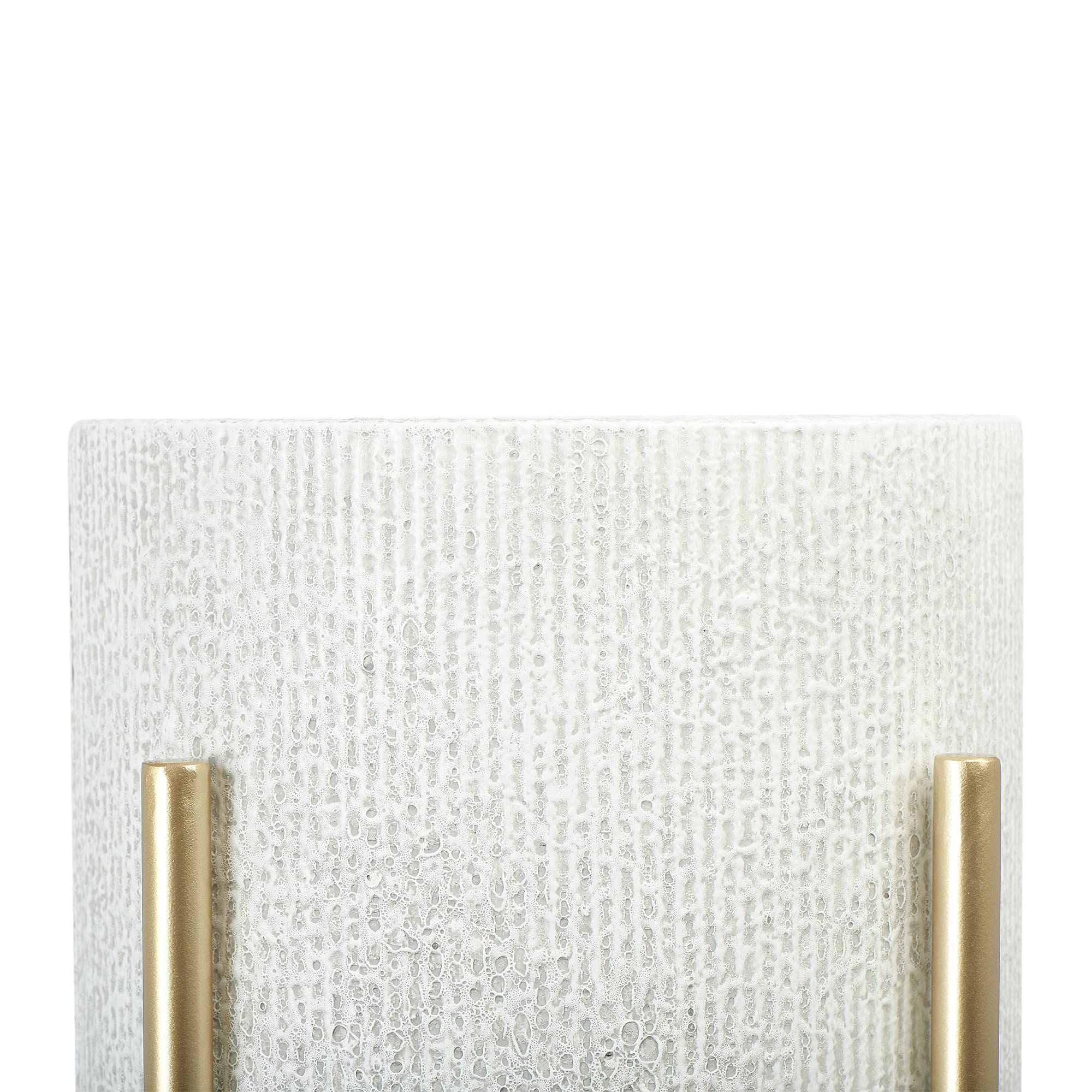 Main + Mesa texture close-up showing gold accents and premium embossed pattern