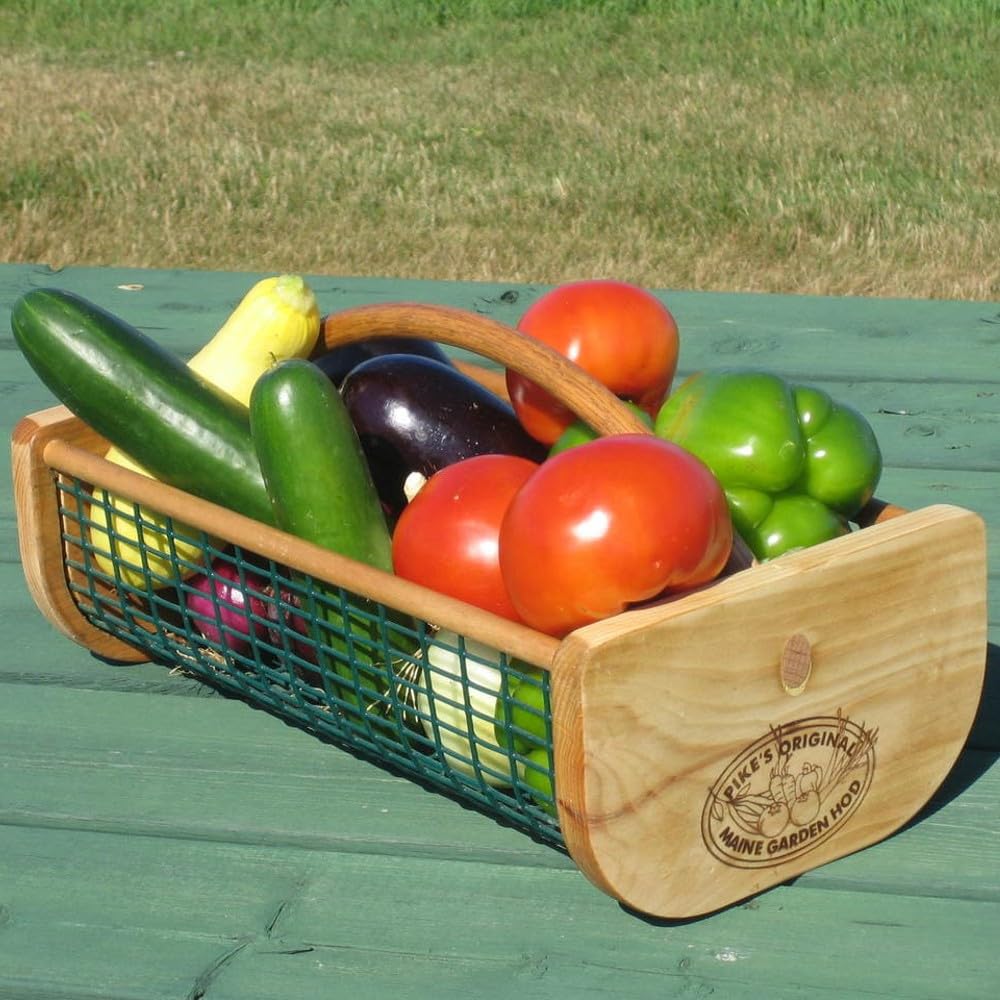Maine Garden oak handle close-up demonstrating sturdy comfortable grip