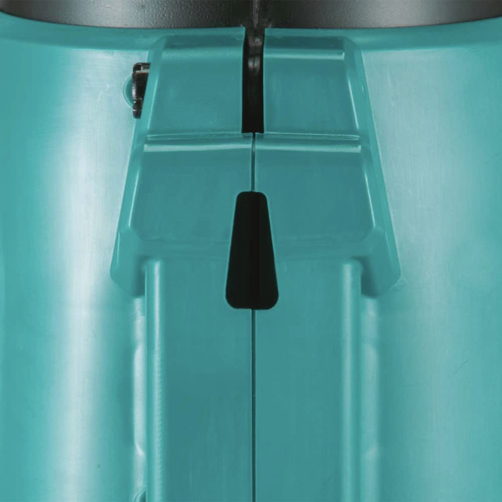 Makita XBU03SM1 handle and control panel showing cruise control for easier operation
