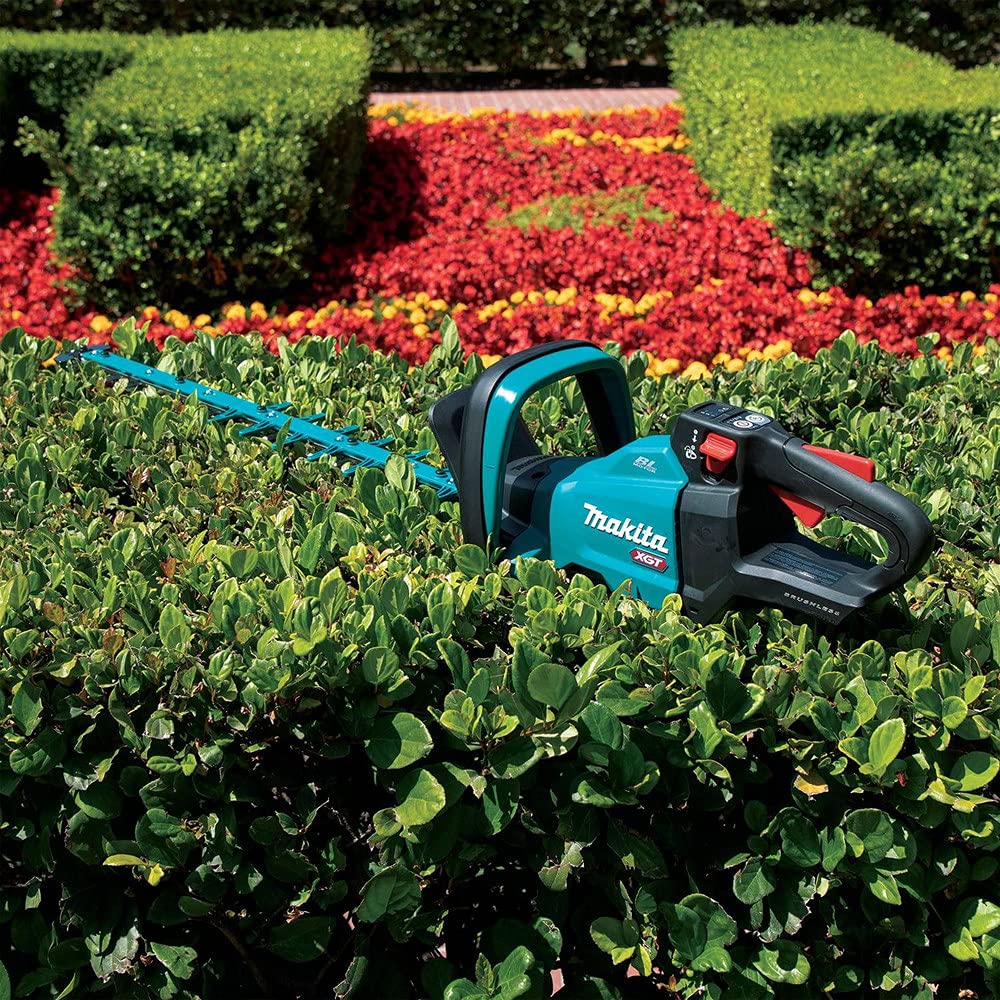 Makita XGT tip guard close-up protecting cutter bar for impact resistance on jobsites