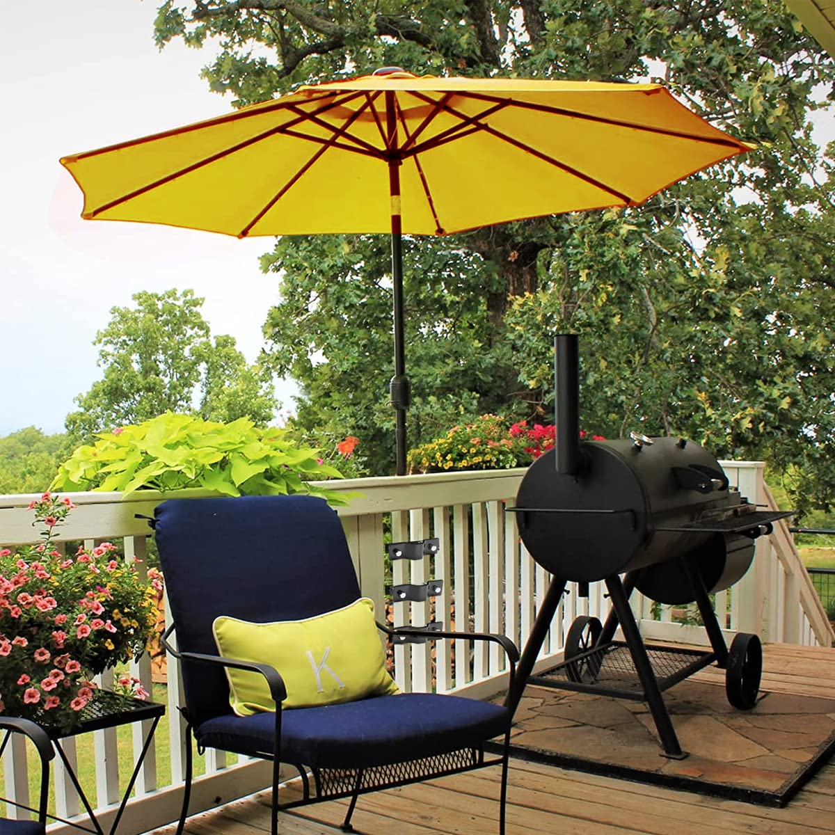 Maosen lifestyle balcony setup with clamp-mounted umbrella showing usable space benefit
