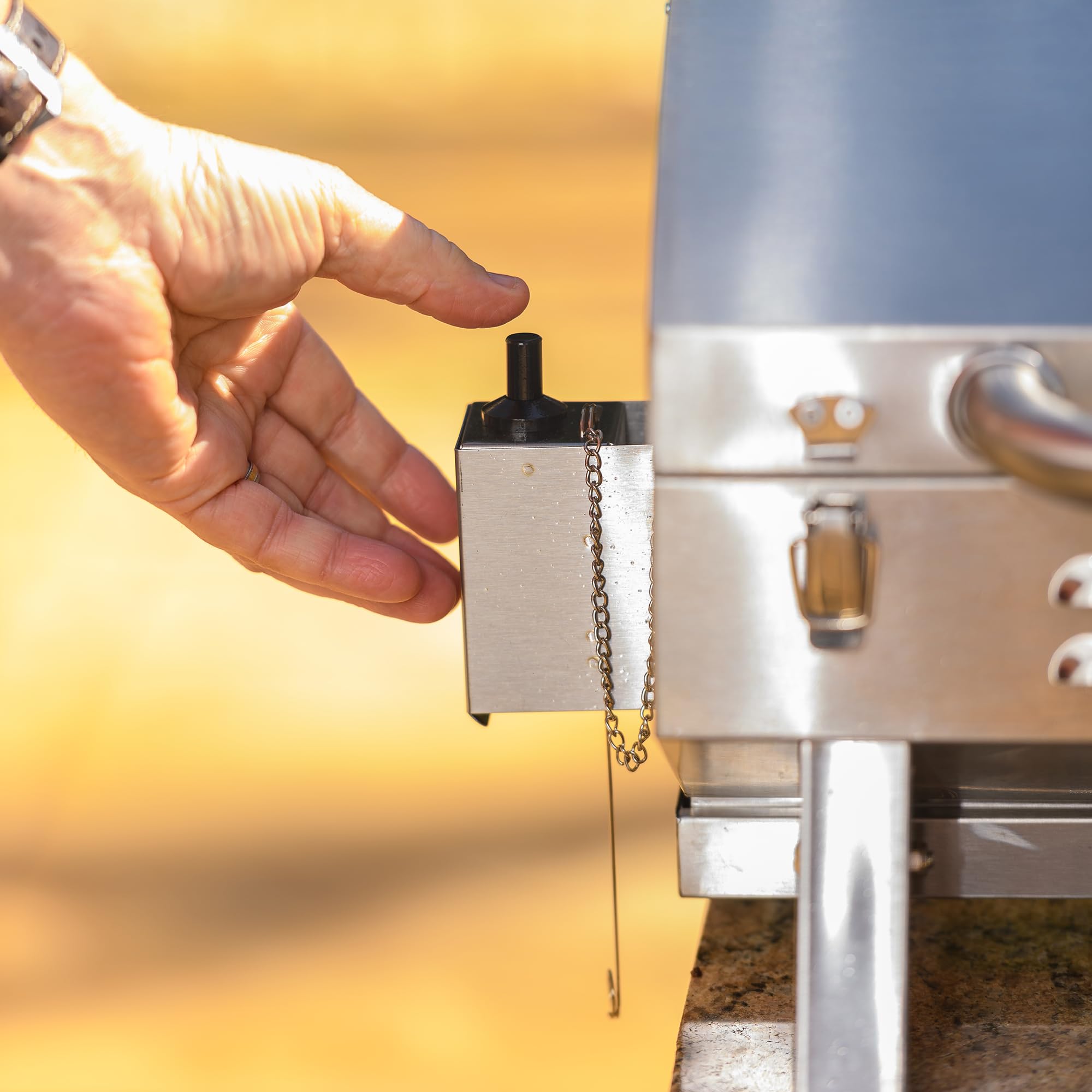 Masterbuilt stainless-steel cooking grates texture close-up for even searing benefit