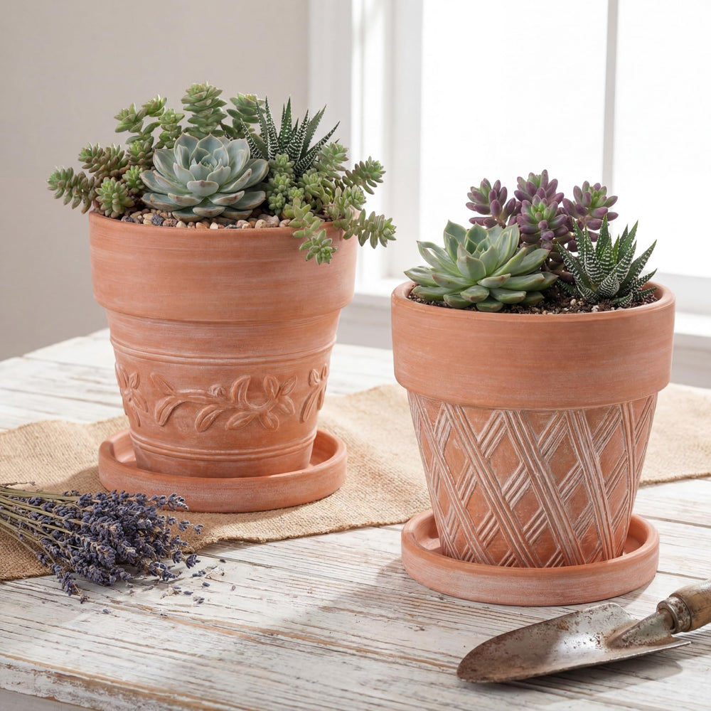 Maxdot pot beside a hand for scale demonstrating the 4-inch compact size
