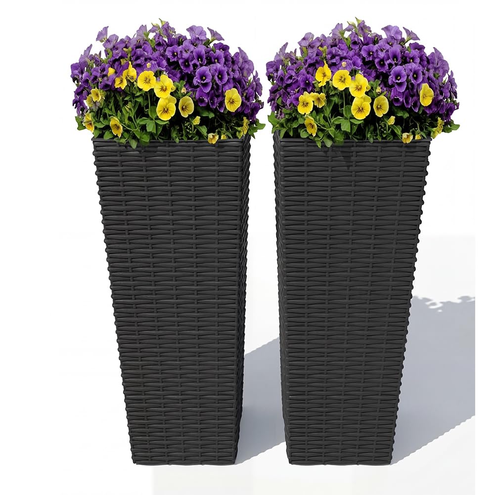 MegaChoice front view of both planters showing size and style benefit
