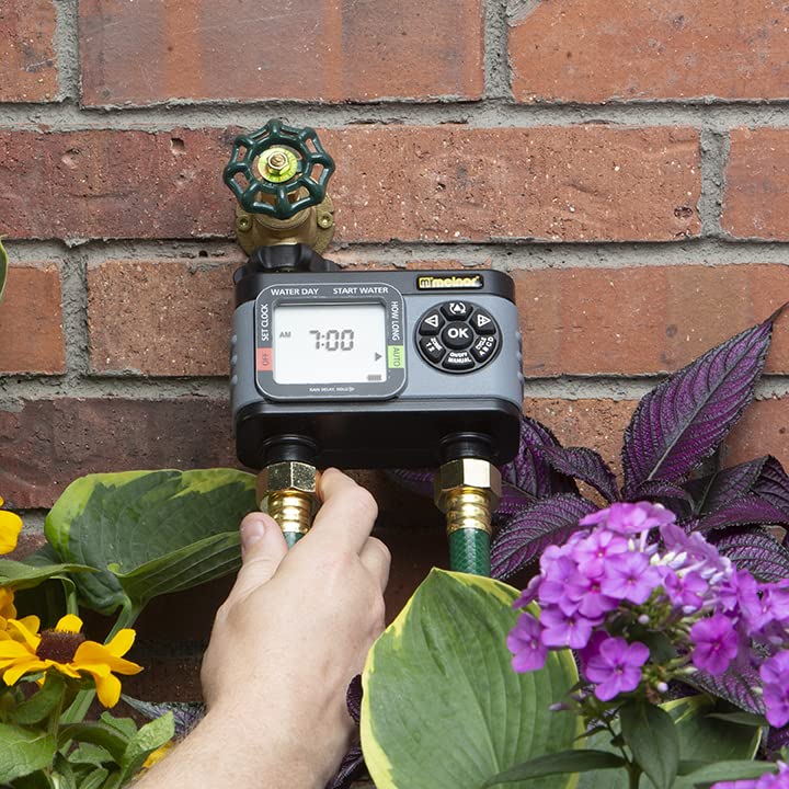 Melnor HydroLogic clear LCD close-up for easy programming and quick reading