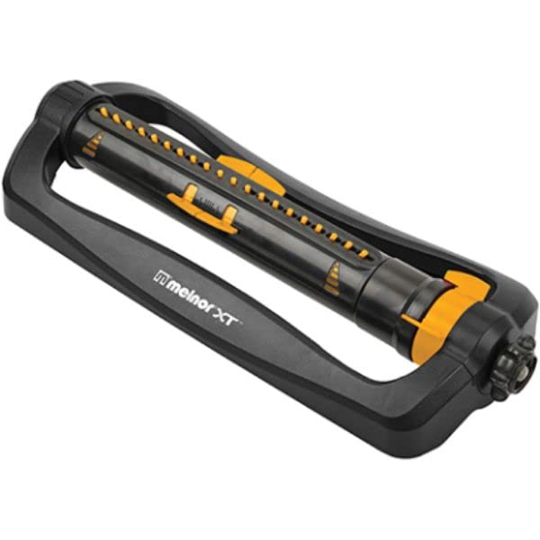 Melnor XT45100 front-angle showing nozzle layout and wide coverage benefit