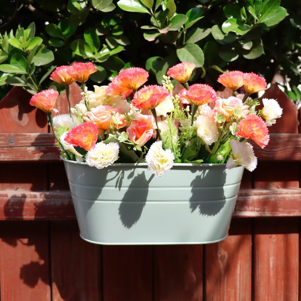 Meltset M used as a tabletop centerpiece offering decorative versatility