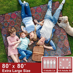 memKiya beach family using mat showing sandproof convenience and space